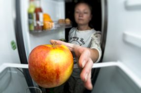 Comer frutas à noite engorda? Veja se hábito é saudável ou deve ser evitado