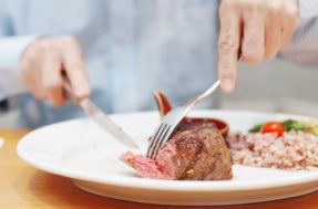 Seu corpo fala! 10 sinais de que você está comendo muita carne vermelha