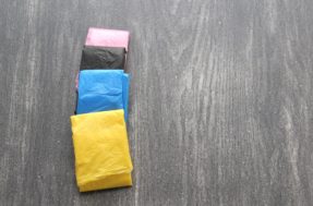 Não queira aprender este truque para dobrar sacolas plásticas: é um caminho sem volta!