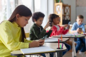 Mais um estado brasileiro proíbe o uso de celulares nas escolas