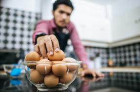 NÃO é recomendado lavar ovos com água corrente – entenda o motivo