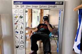 Espelho em forma de Paint dos anos 90 conquista a web e terá lançamento mundial