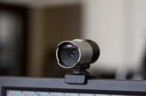 Alguém pode estar te vigiando pela webcam agora mesmo — e você nem sonha