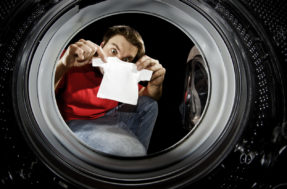 Sua roupa encolheu? Aprenda o truque simples para recuperar o tamanho original