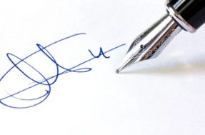 O que quer dizer misturar letras maiúsculas e minúsculas? Veja o que diz a grafologia